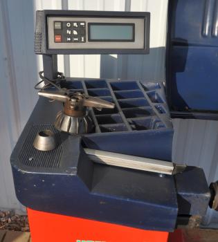 HOFMANN Geodyna 5001 Reifenwuchtmaschine Wuchtmaschine Auswuchtmasche Wuchte