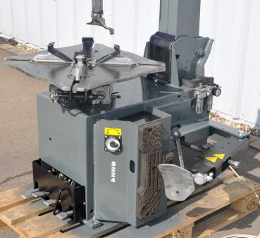GIULIANO S224 Reifenmontiermaschine Montiermaschine Reifenwechselmaschine