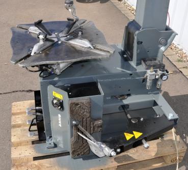 GIULIANO S224 Reifenmontiermaschine Montiermaschine Reifenwechselmaschine