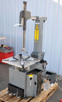 Reifenmontiermaschine GIULIANO S224 Montiermaschine Reifenwechselmaschine