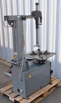 GIULIANO S224 F Reifenmontiermaschine Montiermaschine Reifenwechselmaschine