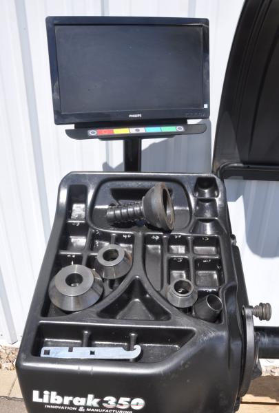 Butler Librak 355 PWS Reifenwuchtmaschine Wuchtmaschine Auswuchtmasche Wuchte