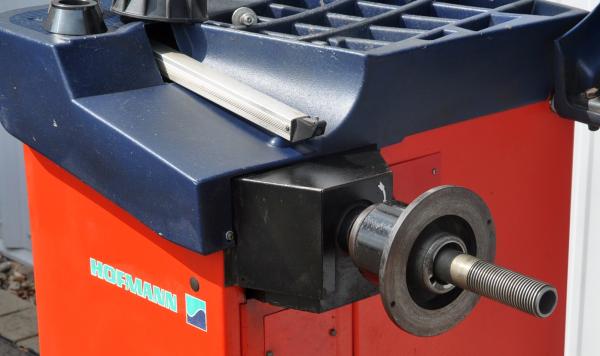 HOFMANN Geodyna 5001.2 Reifenwuchtmaschine Wuchtmaschine Auswuchtmasche Wuchte