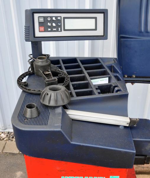 HOFMANN Geodyna 5001 Wuchtmaschine Reifenwuchtmaschine Auswuchtmasche Wuchte