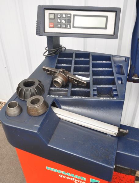Wuchtmaschine HOFMANN Geodyna 5001 Reifenwuchtmaschine Auswuchtmasche Wuchte