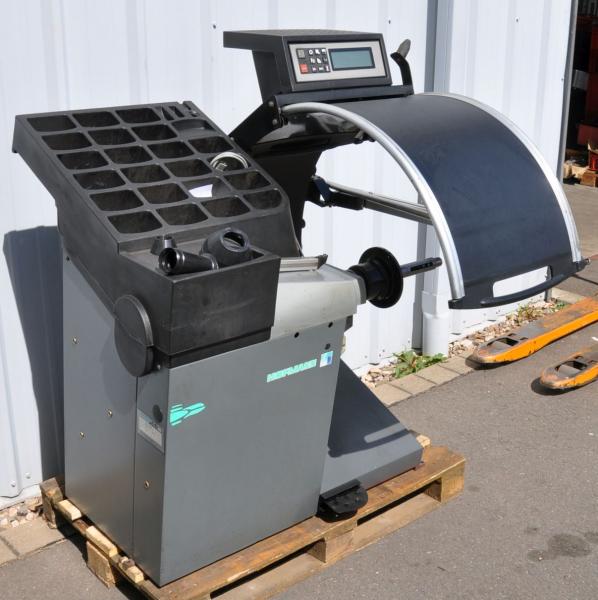 HOFMANN Geodyna 6300 P Auswuchtmaschine Powerclamp Wuchte Reifenwuchtmaschine