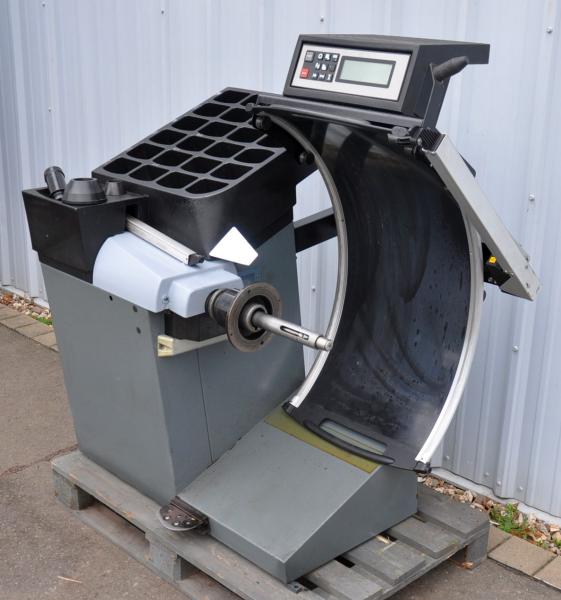 HOFMANN Geodyna 6300 P Auswuchtmaschine Reifenwuchtmaschine Powerclamp Wuchte