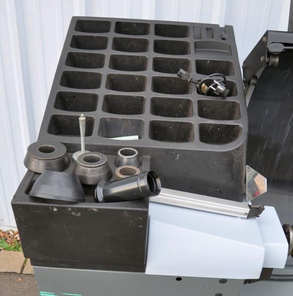 HOFMANN Geodyna 6300 P Auswuchtmaschine Reifenwuchtmaschine Powerclamp Wuchte