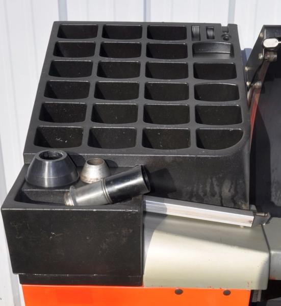 Reifenwuchtmaschine HOFMANN Geodyna 6300 P Auswuchtmaschine Powerclamp Wuchte