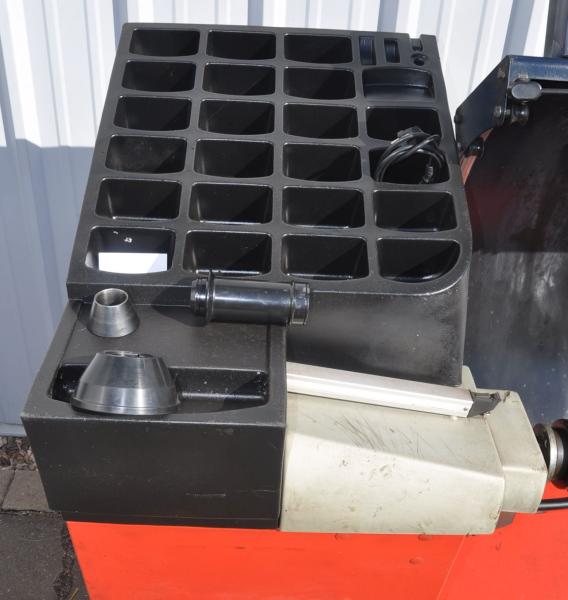 HOFMANN Geodyna 6300 P Reifenwuchtmaschine Wuchtmaschine Auswuchtmasche Wuchte