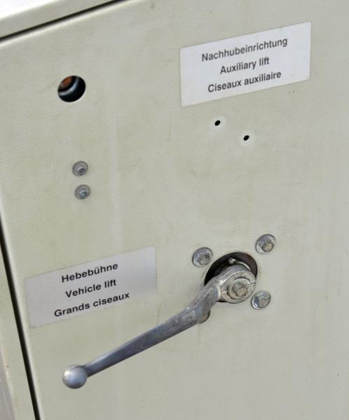 Bedienpult Zippo 8090 Scherenhebebühne hydraulische Hebebühne Hydraulikaggregat