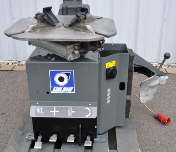 Reifenmontiermaschine GIULIANO S224 Montiermaschine Reifenwechselmaschine