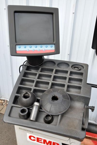 CEMB C75 SE-L Wuchtmaschine Reifenauswuchtmaschine Auswuchtmasche Wuchte