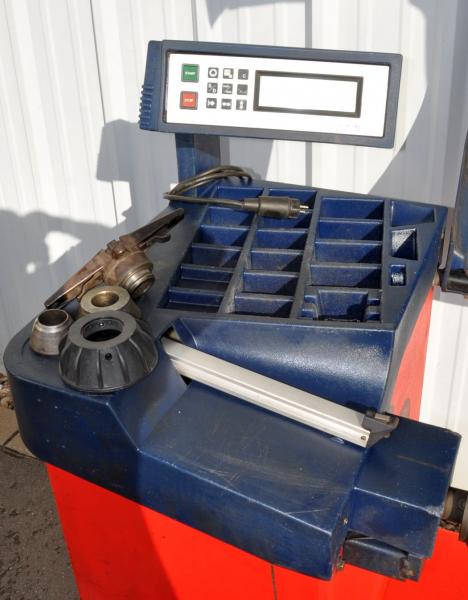 Reifenwuchtmaschine HOFMANN Geodyna 5000 Wuchtmaschine Auswuchtmasche Wuchte