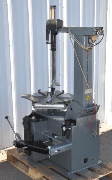 GIULIANO S224 Reifenmontiermaschine Montiermaschine Reifenwechselmaschine