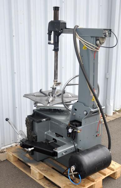 GIULIANO S224 Montiermaschine Schockbefüller Reifenmontiermaschine Luftbooster