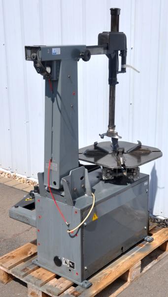 Reifenmontiermaschine GIULIANO S224 Montiermaschine Reifenwechselmaschine