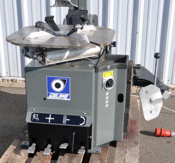 GIULIANO S224 Montiermaschine Reifenmontiermaschine Reifenwechselmaschine