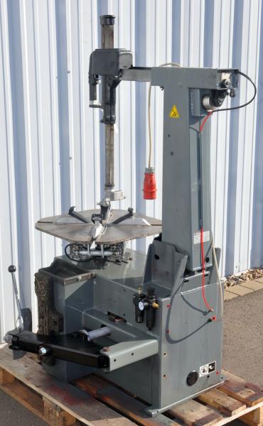 GIULIANO S224 Montiermaschine Reifenmontiermaschine Reifenwechselmaschine