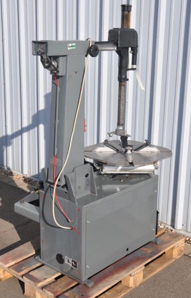 GIULIANO S224 Montiermaschine Reifenmontiermaschine Reifenwechselmaschine