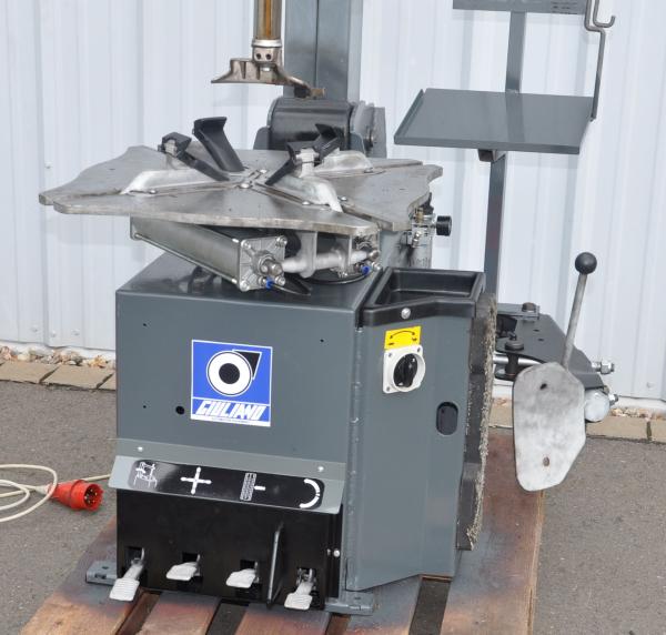 GIULIANO S224 Montiermaschine Reifenmontiermaschine Reifenwechselmaschine