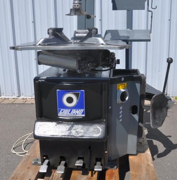 Reifenmontiermaschine GIULIANO S224 Montiermaschine Reifenwechselmaschine