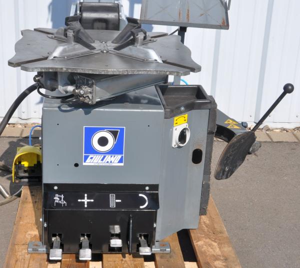 GIULIANO S224 Reifenmontiermaschine mit Schockbefüller Montiermaschine