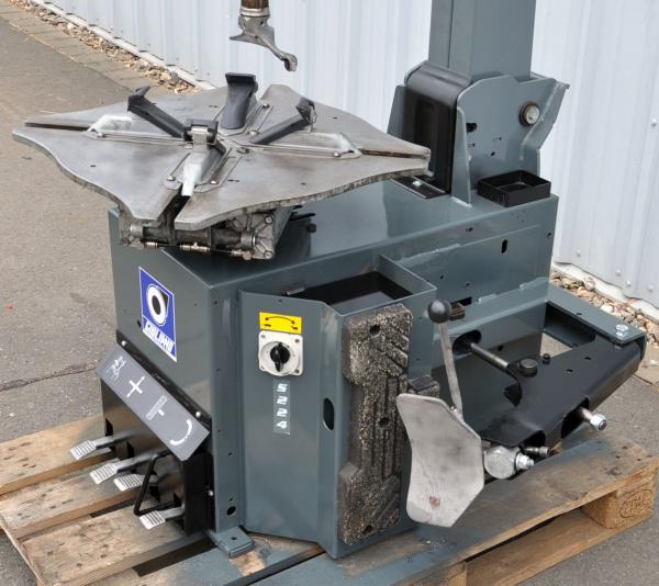 GIULIANO S224 Reifenmontiermaschine mit Schockbefüller Montiermaschine
