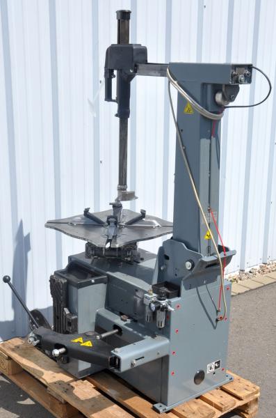 Reifenmontiermaschine GIULIANO S224 Montiermaschine Reifenwechselmaschine