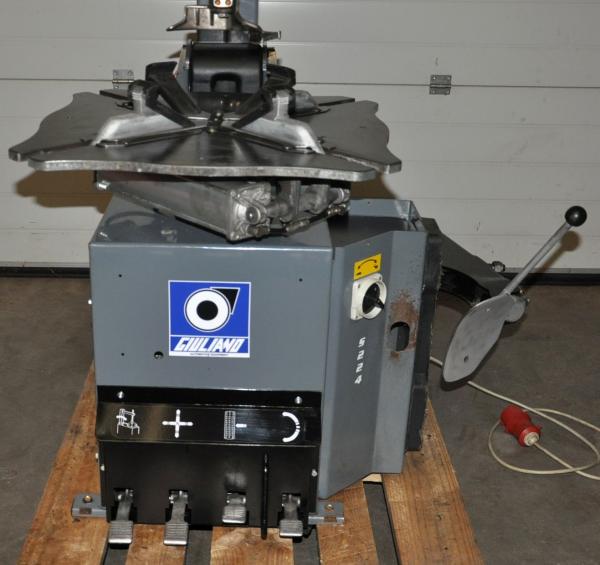 Reifenmontiermaschine GIULIANO S224 Montiermaschine Reifenwechselmaschine