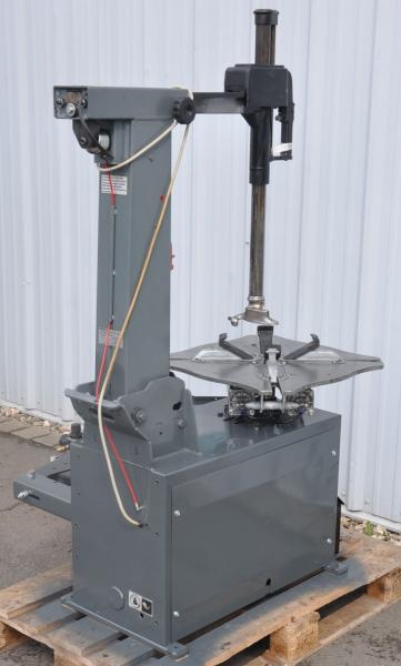 GIULIANO S224 Reifenmontiermaschine mit Schockbefüller Montiermaschine