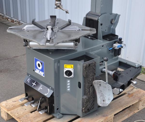 GIULIANO S224 Reifenmontiermaschine Montiermaschine Reifenwechselmaschine