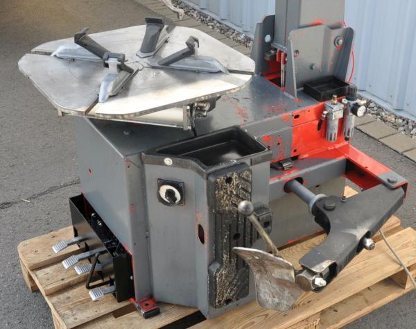 GIULIANO S224 Reifenmontiermaschine Montiermaschine Reifenwechselmaschine