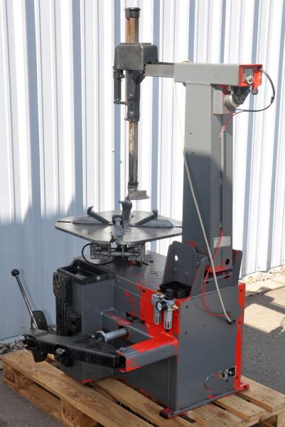 GIULIANO S224 Reifenmontiermaschine Montiermaschine Reifenwechselmaschine