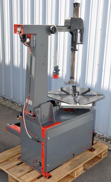 GIULIANO S224 Reifenmontiermaschine Montiermaschine Reifenwechselmaschine