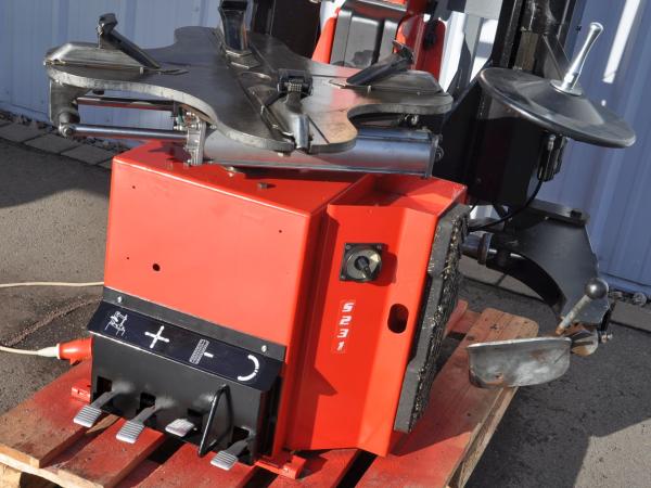 Reifenmontiermaschine GIULIANO S231 PAX Runflat Hilfsarm Reifenwechselmaschine