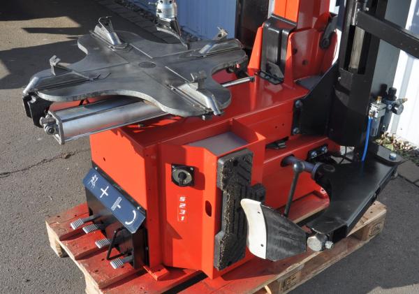 Reifenmontiermaschine GIULIANO S231 PAX Runflat Hilfsarm Reifenwechselmaschine