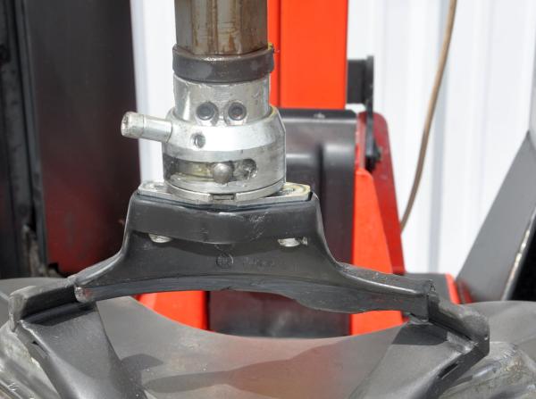 Reifenmontiermaschine GIULIANO S231 PAX Runflat Hilfsarm Reifenwechselmaschine
