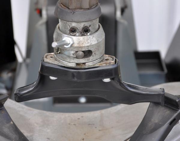 Reifenmontiermaschine GIULIANO S231 PAX Runflat Hilfsarm Reifenwechselmaschine