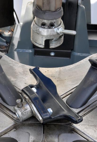 Reifenmontiermaschine GIULIANO S231 PAX Runflat Hilfsarm Reifenwechselmaschine