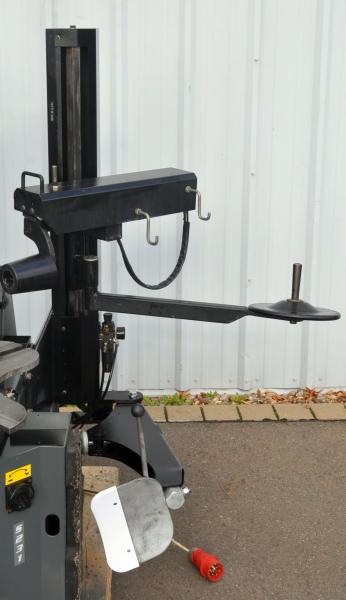 Reifenmontiermaschine GIULIANO S231 PAX Runflat Hilfsarm Reifenwechselmaschine