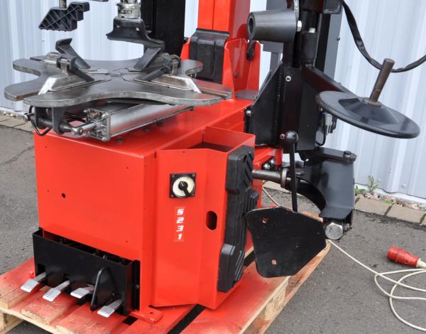 Reifenmontiermaschine GIULIANO S231 PAX Runflat Hilfsarm Reifenwechselmaschine